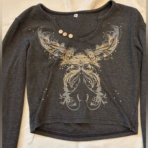 Cropped longsleeve shirt with y2k graphic